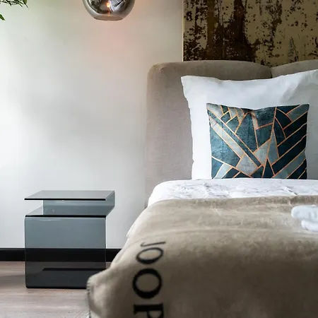 Luxus Wohnen Im Schloss Corvey Fuer 1-6 Gaeste Im Unesco Weltkulturerbe Weserbergland Free W-lan Parken Netflix Fuer Familien Paare Und Geschaeftsreisende Inkl Handtuecher Seife Nintendo Switch Uvm Appartamento Höxter