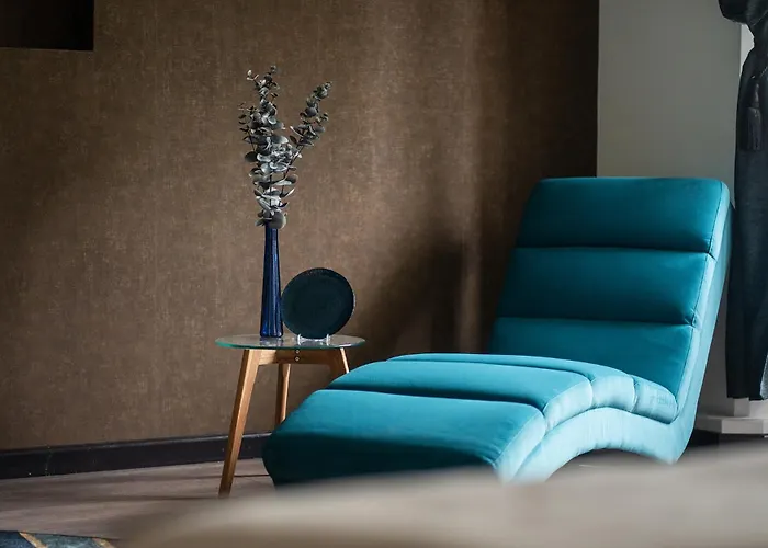 Luxus Wohnen Im Schloss Corvey Fuer 1-6 Gaeste Im Unesco Weltkulturerbe Weserbergland Free W-lan Parken Netflix Fuer Familien Paare Und Geschaeftsreisende Inkl Handtuecher Seife Nintendo Switch Uvm