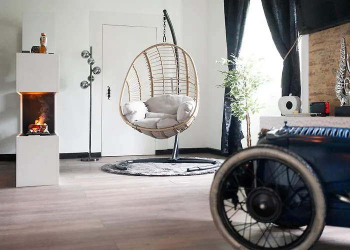 Lejlighed Luxus Wohnen Im Schloss Corvey Fuer 1-6 Gaeste Im Unesco Weltkulturerbe Weserbergland Free W-lan Parken Netflix Fuer Familien Paare Und Geschaeftsreisende Inkl Handtuecher Seife Nintendo Switch Uvm *