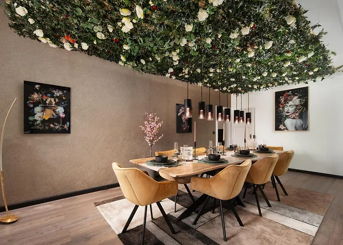 Luxus Wohnen Im Schloss Corvey Fuer 1-6 Gaeste Im Unesco Weltkulturerbe Weserbergland Free W-lan Parken Netflix Fuer Familien Paare Und Geschaeftsreisende Inkl Handtuecher Seife Nintendo Switch Uvm Höxter