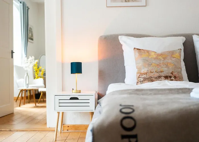 Lejlighed Luxus Wohnen Im Schloss Corvey Fuer 1-6 Gaeste Im Unesco Weltkulturerbe Weserbergland Free W-lan Parken Netflix Fuer Familien Paare Und Geschaeftsreisende Inkl Handtuecher Seife Nintendo Switch Uvm Höxter