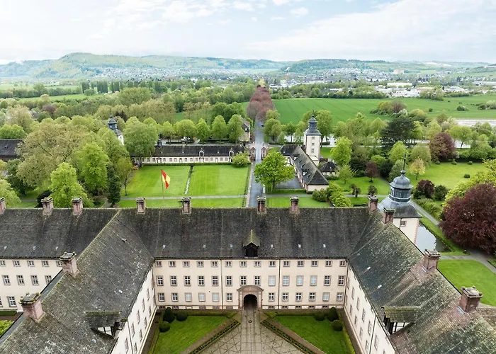 Luxus Wohnen Im Schloss Corvey Fuer 1-6 Gaeste Im Unesco Weltkulturerbe Weserbergland Free W-lan Parken Netflix Fuer Familien Paare Und Geschaeftsreisende Inkl Handtuecher Seife Nintendo Switch Uvm Höxter