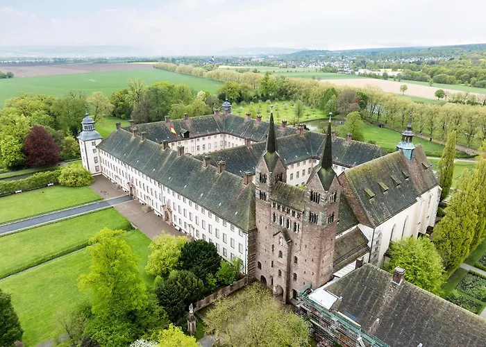 Luxus Wohnen Im Schloss Corvey Fuer 1-6 Gaeste Im Unesco Weltkulturerbe Weserbergland Free W-lan Parken Netflix Fuer Familien Paare Und Geschaeftsreisende Inkl Handtuecher Seife Nintendo Switch Uvm Lejlighed