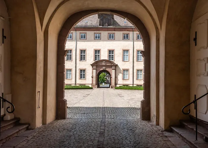 Luxus Wohnen Im Schloss Corvey Fuer 1-6 Gaeste Im Unesco Weltkulturerbe Weserbergland Free W-lan Parken Netflix Fuer Familien Paare Und Geschaeftsreisende Inkl Handtuecher Seife Nintendo Switch Uvm Lejlighed