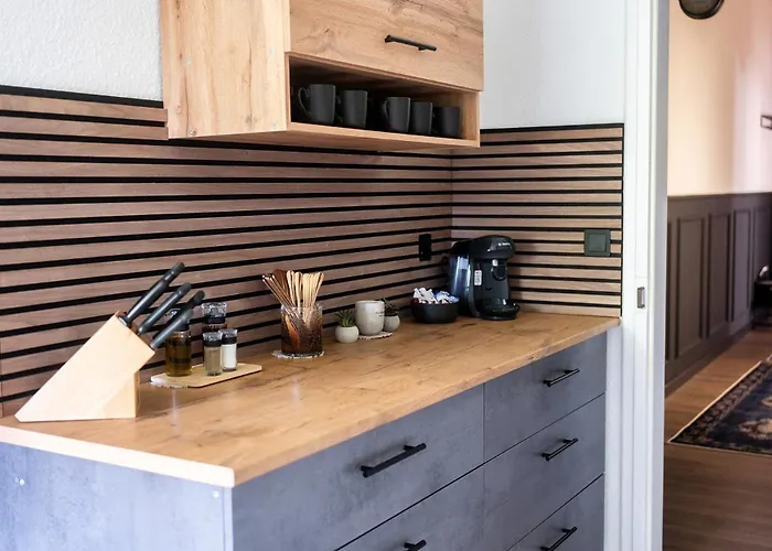 Lejlighed Luxus Wohnen Im Schloss Corvey Fuer 1-6 Gaeste Im Unesco Weltkulturerbe Weserbergland Free W-lan Parken Netflix Fuer Familien Paare Und Geschaeftsreisende Inkl Handtuecher Seife Nintendo Switch Uvm *